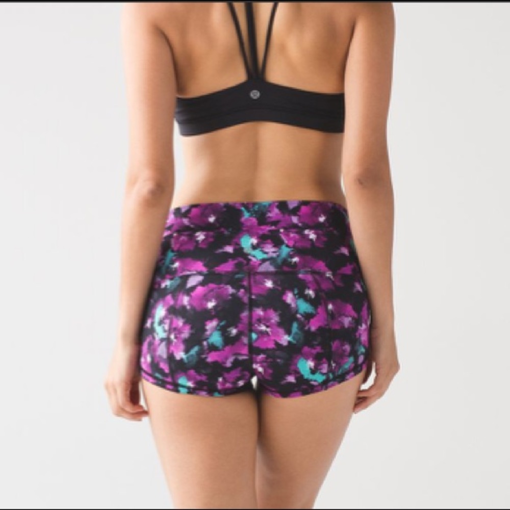 Size 8 Lululemon Wunder Short 2” Full-On Luxtreme